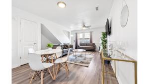 Cozy 2BD Near Walmart HQ with Long Stay Savings