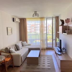 Тристаен апартамент в затворен комплекс