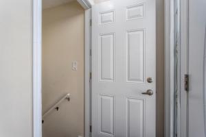 Bright & Modern 1 bedroom unit!