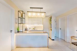 Hyde Park Sandton Luxury 2BR Top Floor