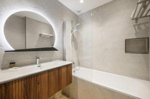 Hotels Hotel De La Darse : photos des chambres