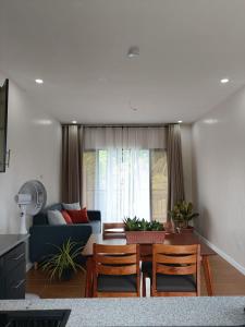 Nicholsons Apartments