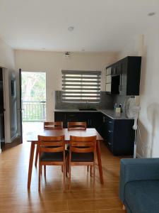 Nicholsons Apartments