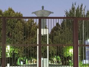 Cercano a clínica bupa apto para 3 pasajeros