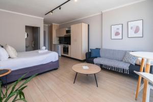 Central Apartments with Panoramic Table Mountain Views