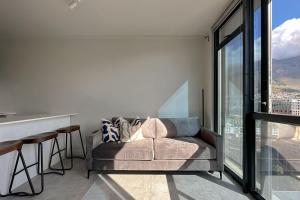 Central Apartments with Panoramic Table Mountain Views