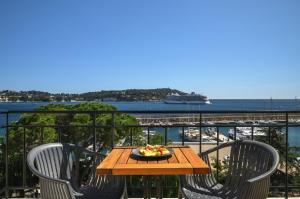 Hotels Hotel De La Darse : photos des chambres