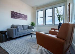 Queen Room room in The Standard Downtown Columbus