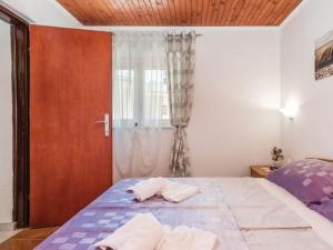 Charming One Bedroom Apartment Povljana - One Bedroom Apartment