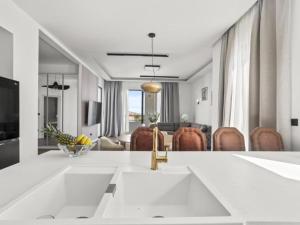 Three-Bedroom Penthouse Apartment