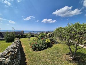 Maisons de vacances Holiday Home in Plouhinec with Sea Views : photos des chambres