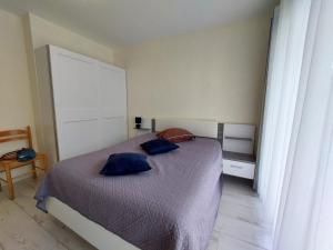 Appartements Spacieux 2 pieces avec balcon et parking proche gare, Royan - FR-1-550-93 : photos des chambres