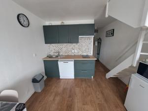 Appartement Rénové 4 Pers. Vue Mer à Fort-Mahon avec Parking - FR-1-482-157