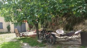 Les Marronniers Charmant petit appartement a La Tour dAigues Vaucluse