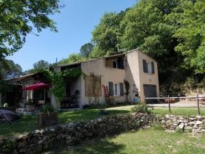 Les Marronniers Charmant petit appartement a La Tour dAigues Vaucluse