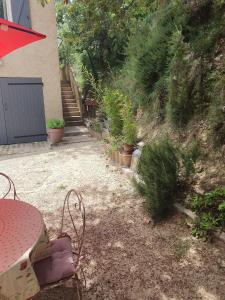 Appartements Les Marronniers Charmant petit appartement a La Tour d-Aigues Vaucluse : Appartement 1 Chambre