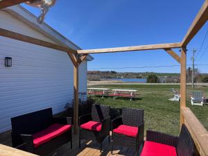 Niseko Riverside By Zen Life 4Bedrooms Greenie Cottage and 3bedrooms Cowie Cottage