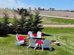 Niseko Riverside By Zen Life 4Bedrooms Greenie Cottage and 3bedrooms Cowie Cottage