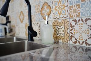 Lush Tropical Villa Central Amed