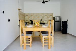 Lush Tropical Villa Central Amed