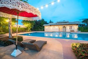 Baan PromTel ,Villa close to Nimman, Resort Pool