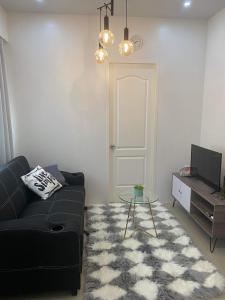 Cozy 1-Br Home-Away-from-Home