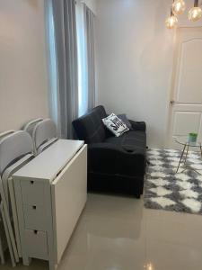 Cozy 1-Br Home-Away-from-Home