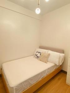 Cozy 1-Br Home-Away-from-Home