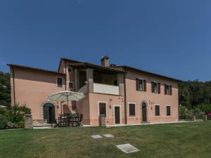 Elegant apartment only 1 hour from Rome