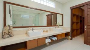 Kashantre Villa, Spacious 4 Bedroom near Legian Beach