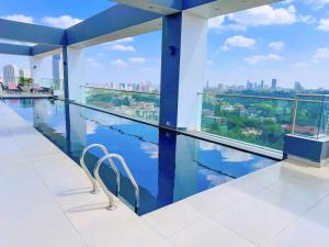 2BR WiFi pool gym free breakfast Westlands nairobi