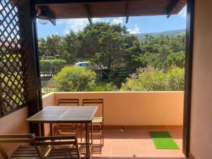 Casa con giardino, vista mare, Wi-Fi e aria condizionata