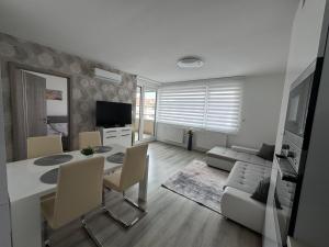 Bajcsy corner apartment