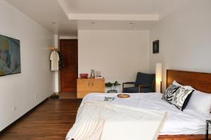 City-center Apartment, Full Amenities, Big Bancony