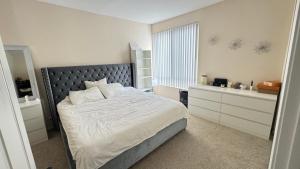 Spacious large 1 bedroom with parking