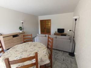 Appartement Fréjus - T3 - 2 chambres - 4 personnes - garage - clim - port à 300 m