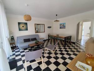 Maison T4 plain pied climatisée avec une belle terrasse ombragée 6AVR44