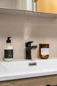 Central sea house apartment - Free parking