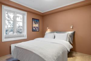 Central sea house apartment - Free parking