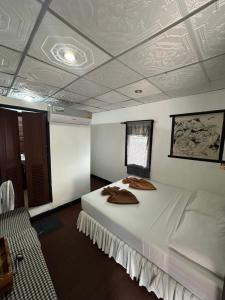 Tropical Garden Bungalow