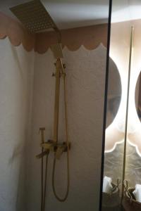 Retro private room in common apartment