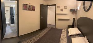 Appartements CHAMBRE TWIN PROCHE de LA GARE : photos des chambres