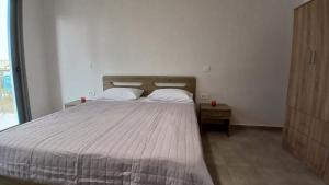 EVDOKIAS Apt,brand new 2025 modern Apt in the center of Alikanas