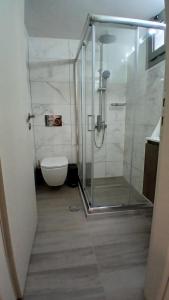 EVDOKIAS Apt,brand new 2025 modern Apt in the center of Alikanas