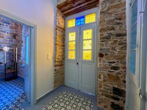 The Blue House - Traditional House in Old Town