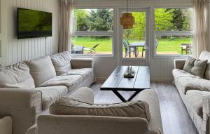 4 Bedroom Cozy Home In Hals