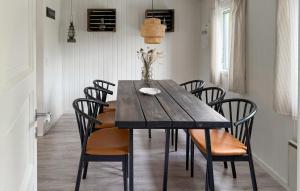 4 Bedroom Cozy Home In Hals