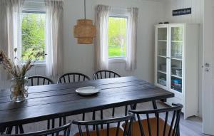 4 Bedroom Cozy Home In Hals