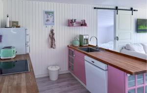 4 Bedroom Cozy Home In Hals