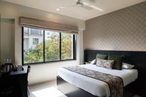 AR Suites Fontana Bay - Kalyani Nagar
